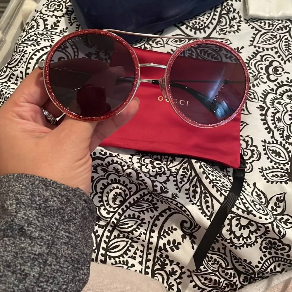 Gucci sunglasses - Picture 2 of 3